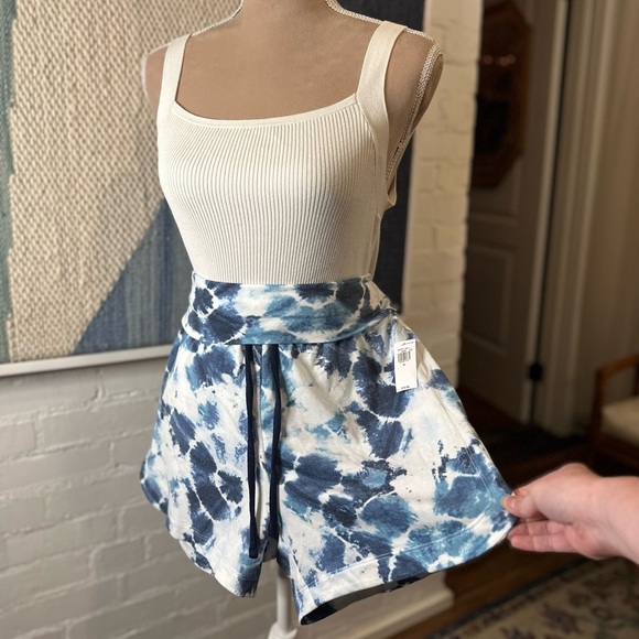 NWT Old Navy Blue Tie-Dye Fold Over Waist Shorts - Picture 2 of 11